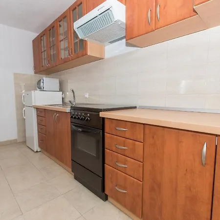 Ozzi With 9 Bedrooms & Private Pool Villa Makarska