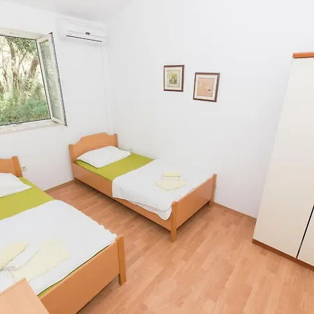 Ozzi With 9 Bedrooms & Private Pool Villa