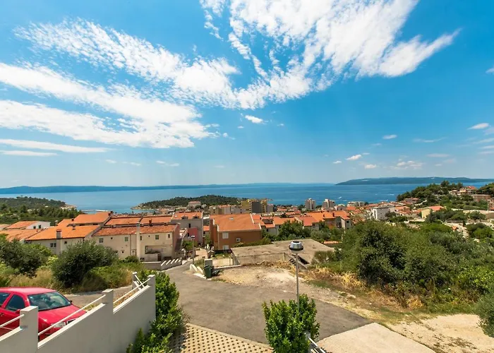 Ozzi With 9 Bedrooms & Private Pool