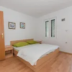 Ozzi With 9 Bedrooms & Private Pool ماكارسكا