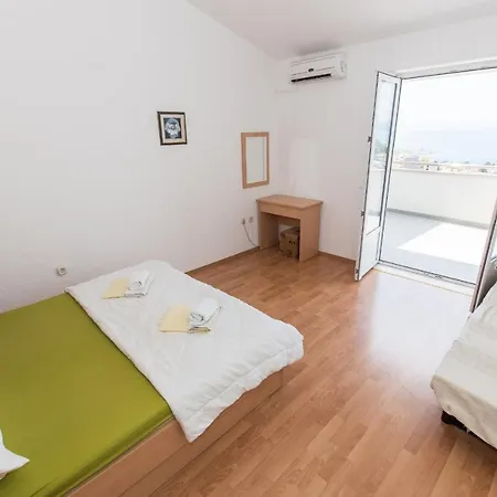 Ozzi With 9 Bedrooms & Private Pool