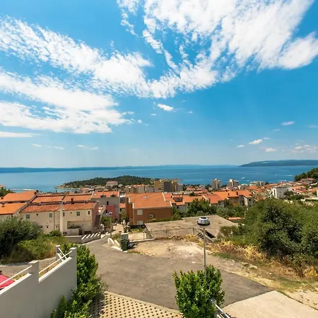 Ozzi With 9 Bedrooms & Private Pool