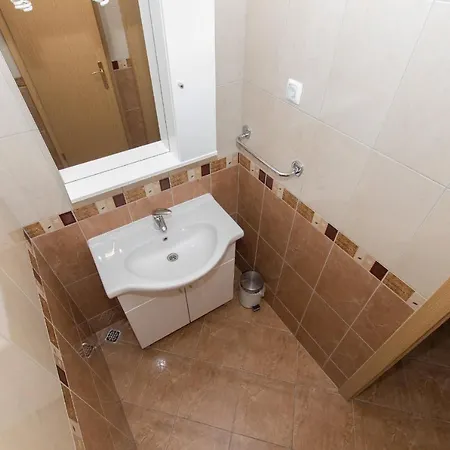 Vila Ozzi With 9 Bedrooms & Private Pool