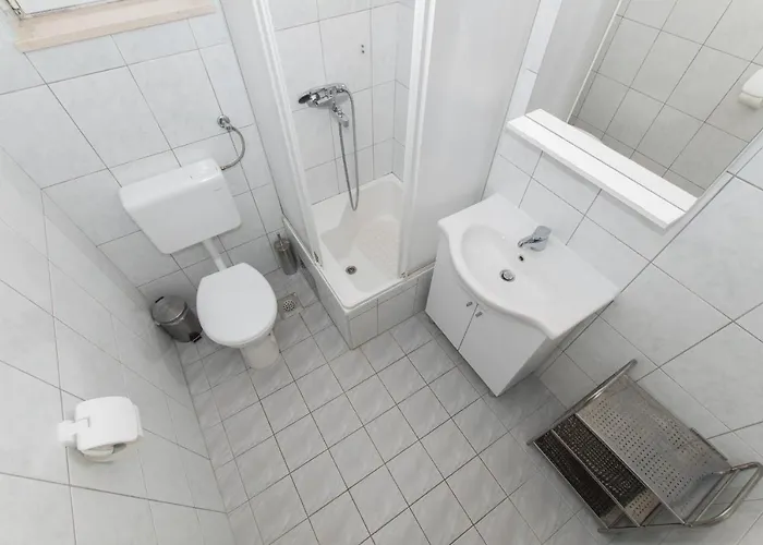 וילה Ozzi With 9 Bedrooms & Private Pool מאקרסקה