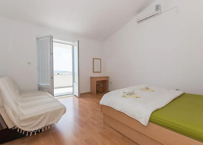 Ozzi With 9 Bedrooms & Private Pool Villa