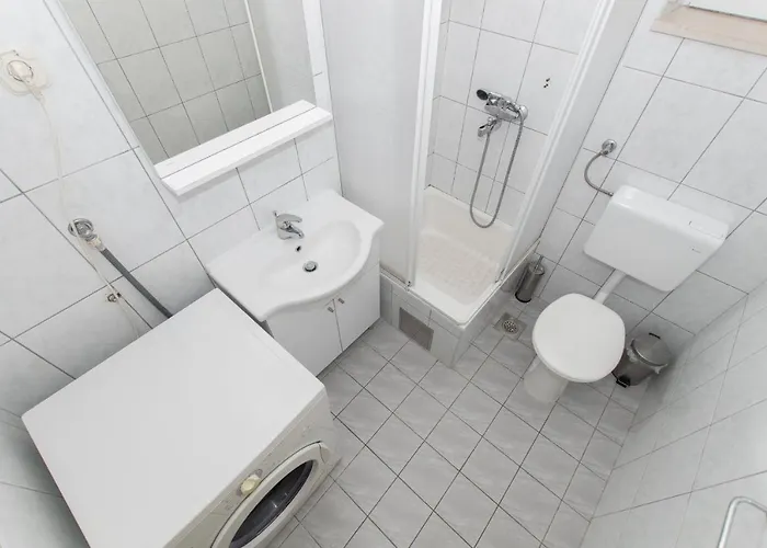 Ozzi With 9 Bedrooms & Private Pool וילה *