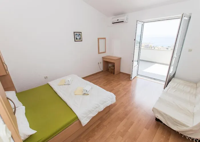 Ozzi With 9 Bedrooms & Private Pool