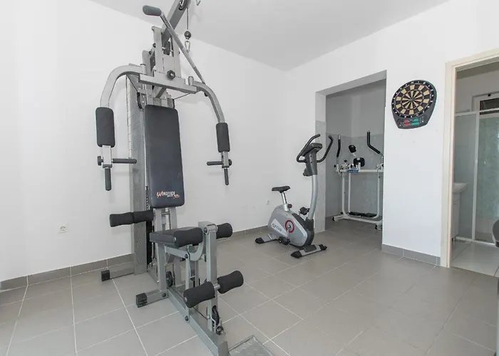 Ozzi With 9 Bedrooms & Private Pool Villa