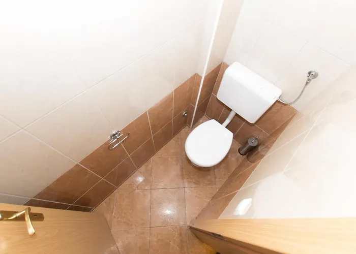 וילה Ozzi With 9 Bedrooms & Private Pool מאקרסקה