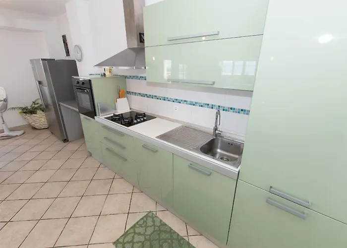 Villa Ozzi With 9 Bedrooms & Private Pool