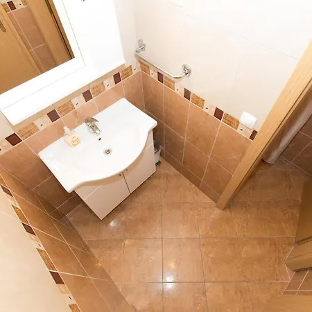 Ozzi With 9 Bedrooms & Private Pool *